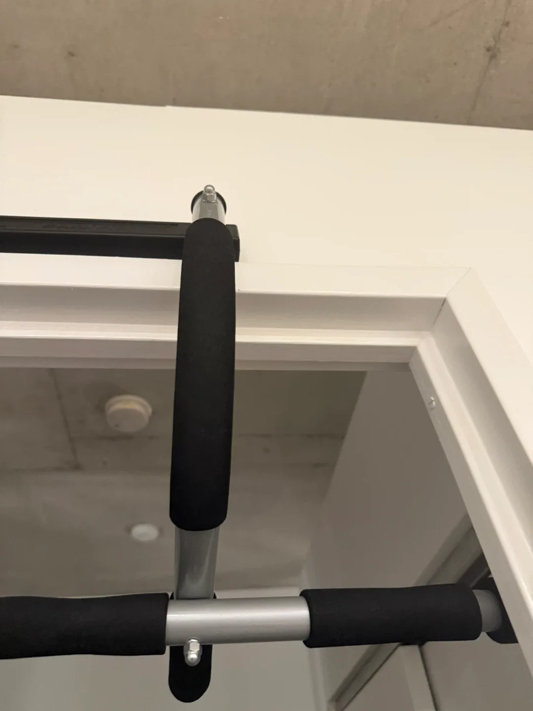 Doorway Pull-Up Bar image indicator(3)