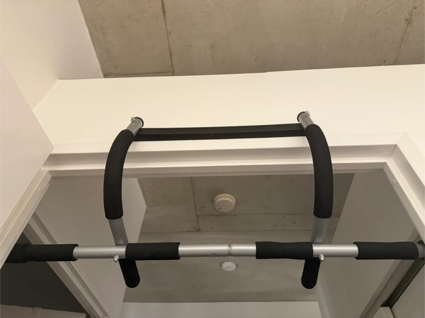 Doorway Pull-Up Bar image indicator(4)