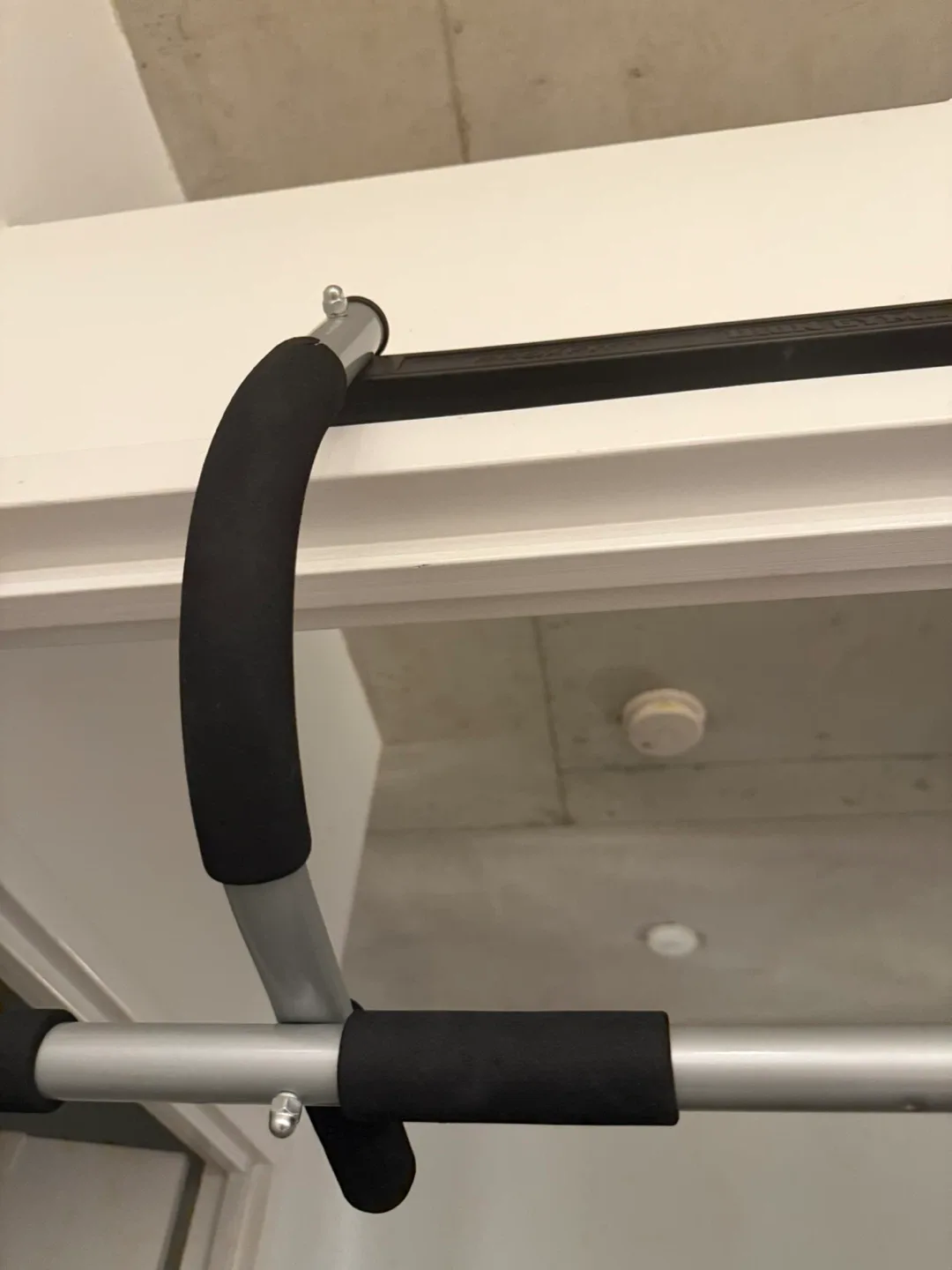 Doorway Pull-Up Bar image indicator(2)