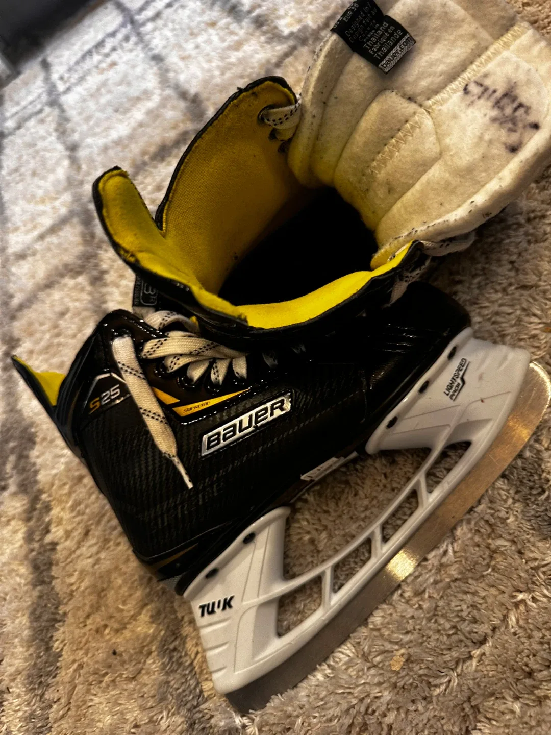 Bauer Hockey Helmet, Easton Gloves, CCM Tacks Skates image indicator(8)