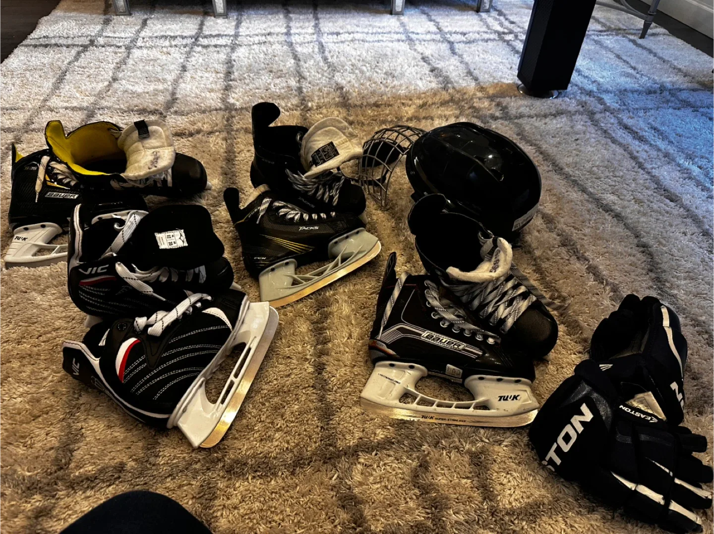Bauer Hockey Helmet, Easton Gloves, CCM Tacks Skates image indicator(9)