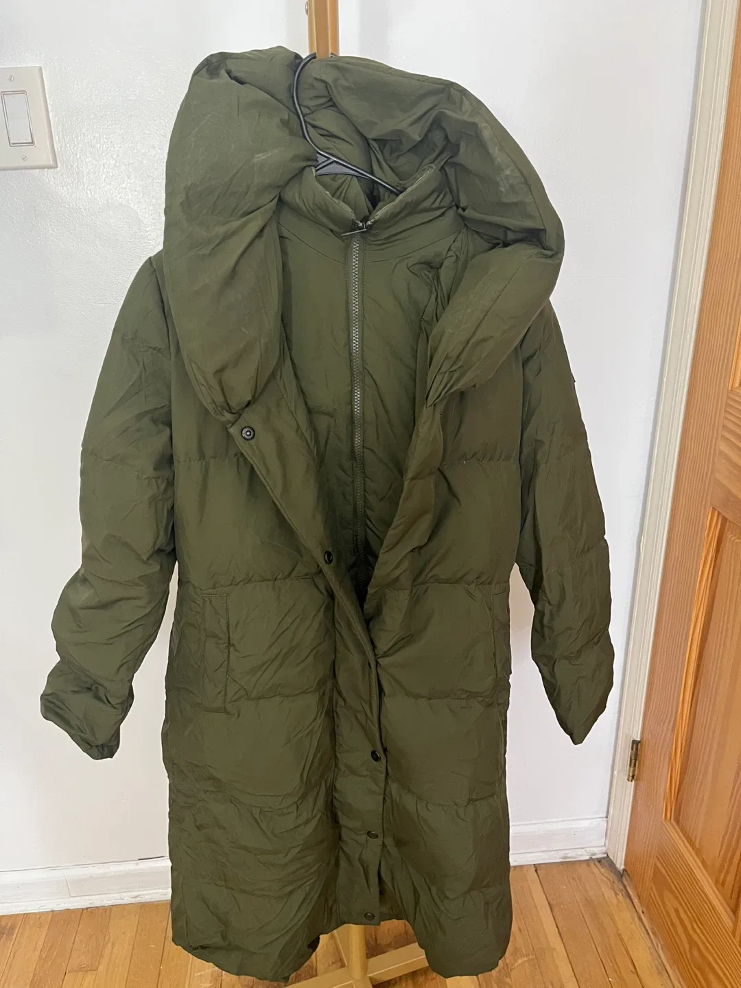 Ralph Lauren Olive Green Puffer Coat - Size M image indicator(2)