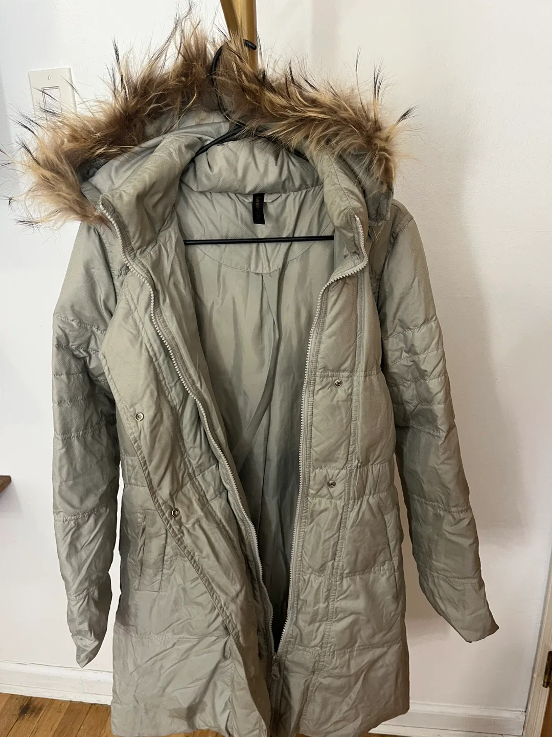 Puffer Coat with Fur Hood - Size M image indicator(3)