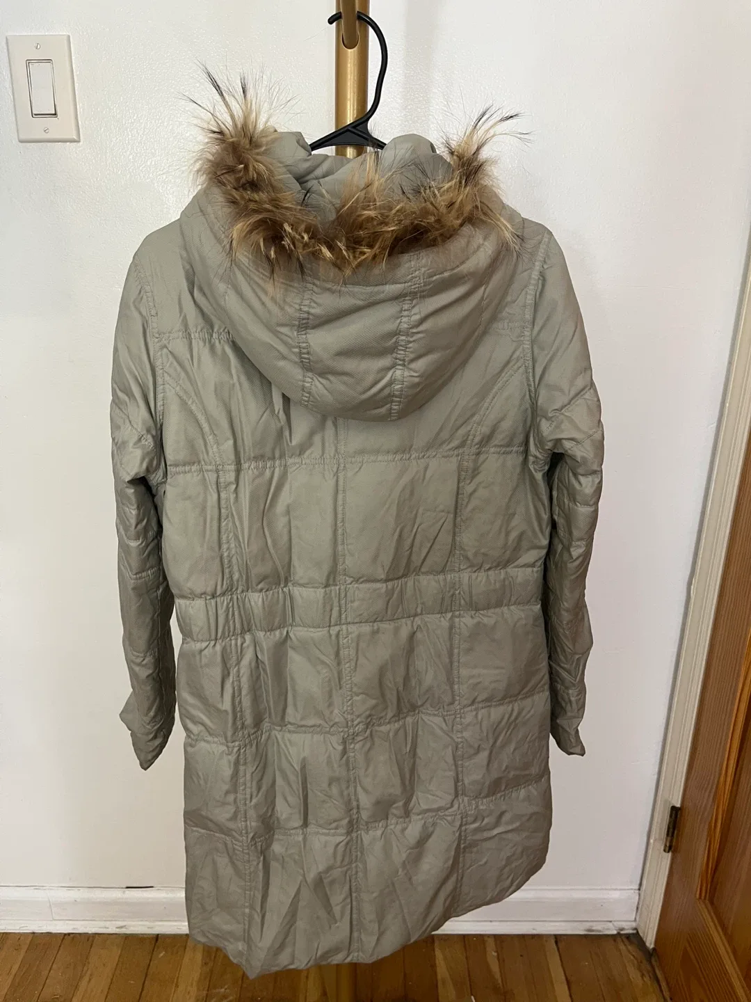 Puffer Coat with Fur Hood - Size M image indicator(4)