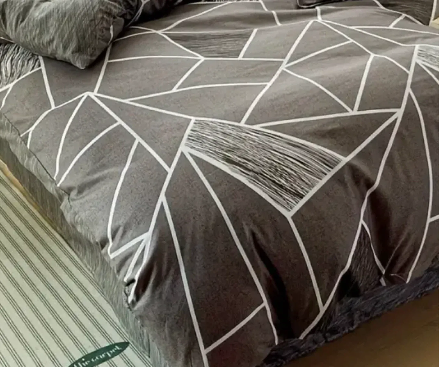 3 pieces Queen size duvet cover with pillowcases image indicator(3)