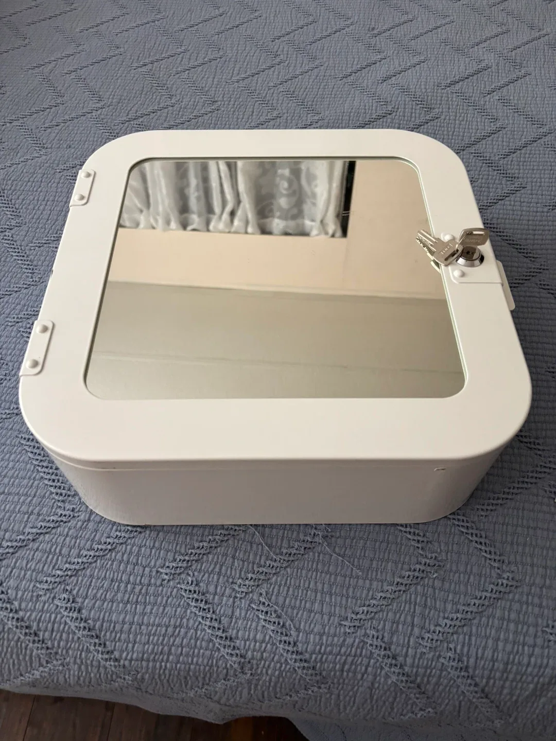 White Metal Medicine Cabinet with Mirror