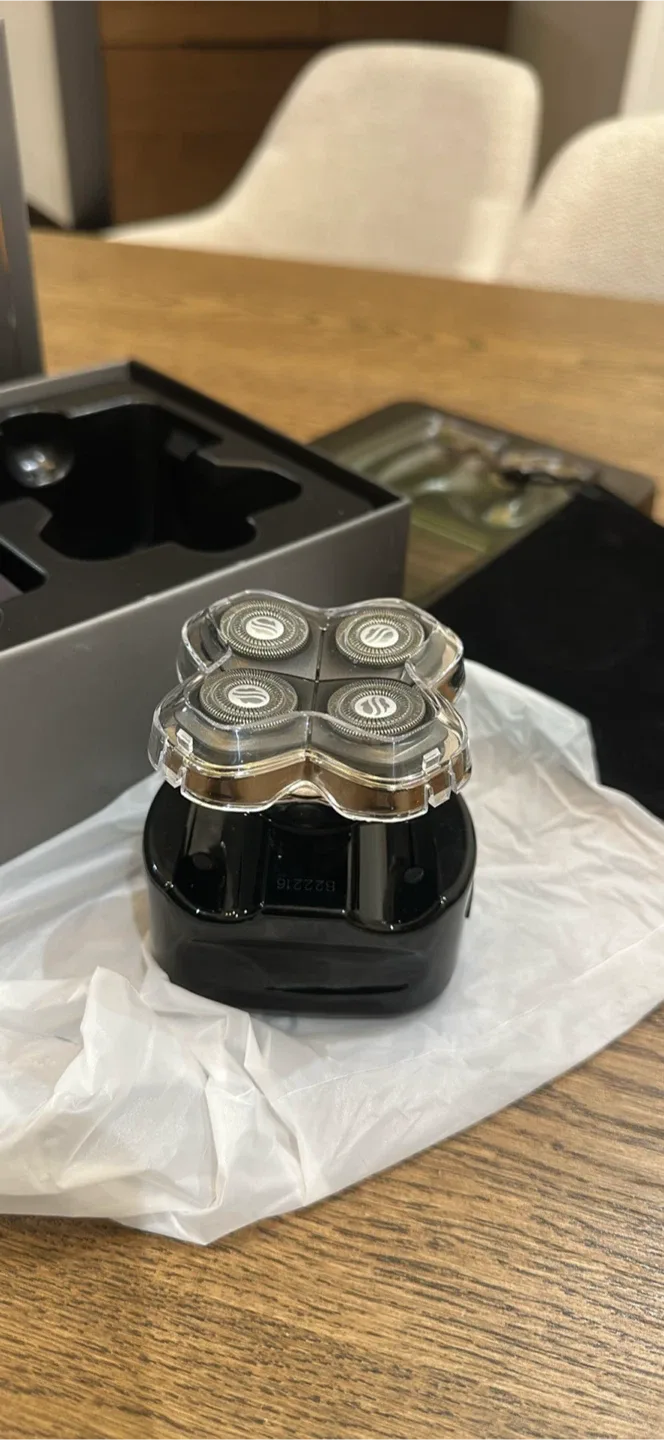 Pitbull Gold PRO Electric Head and Face Shaver image indicator(3)