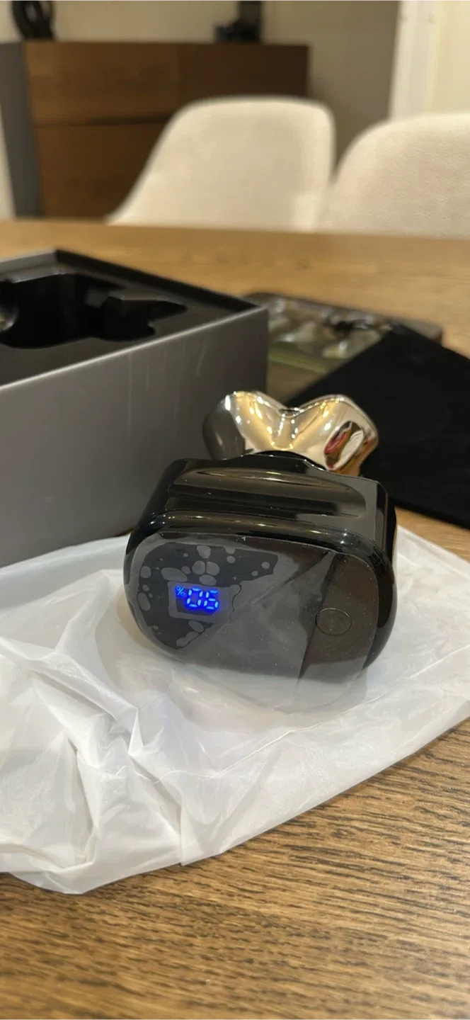 Pitbull Gold PRO Electric Head and Face Shaver image indicator(5)