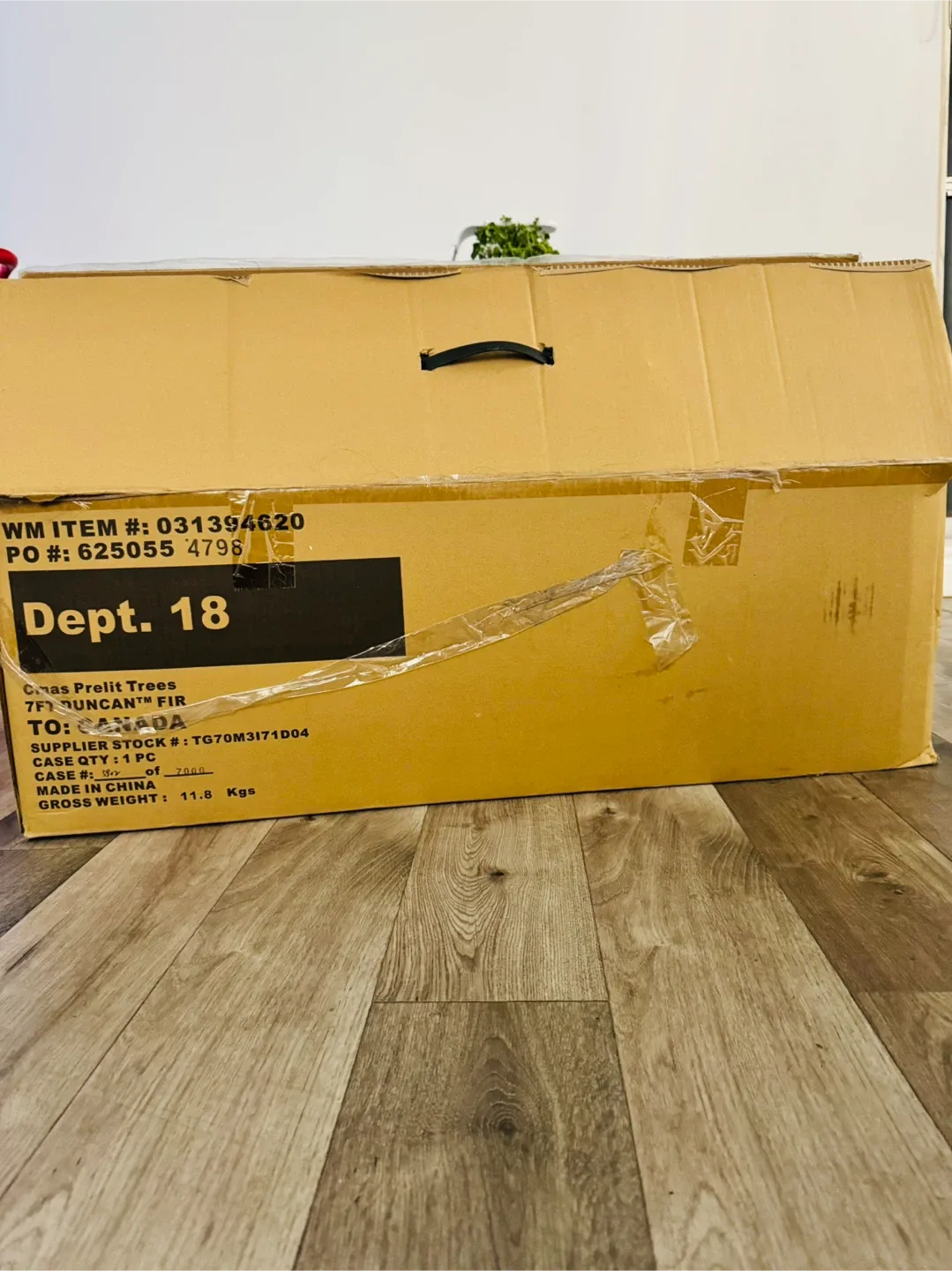 Holiday Time 7-ft Pre-Lit Duncan Fir Tree image indicator(4)