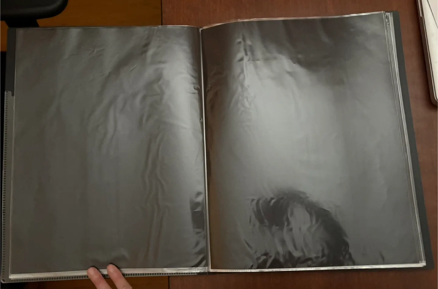 Itoya Art Profolio (like new)(11” x 14”)(FREE) image indicator(3)