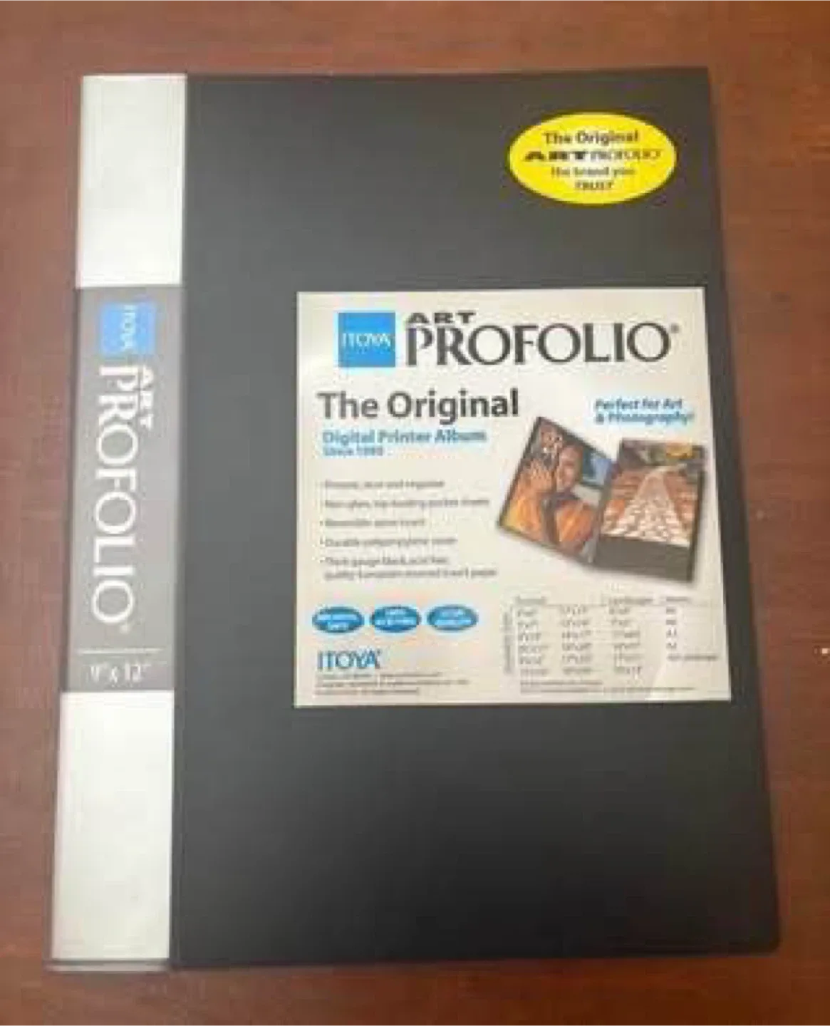 Itoya Art Profolio (like new)(9” x 12”)(FREE)