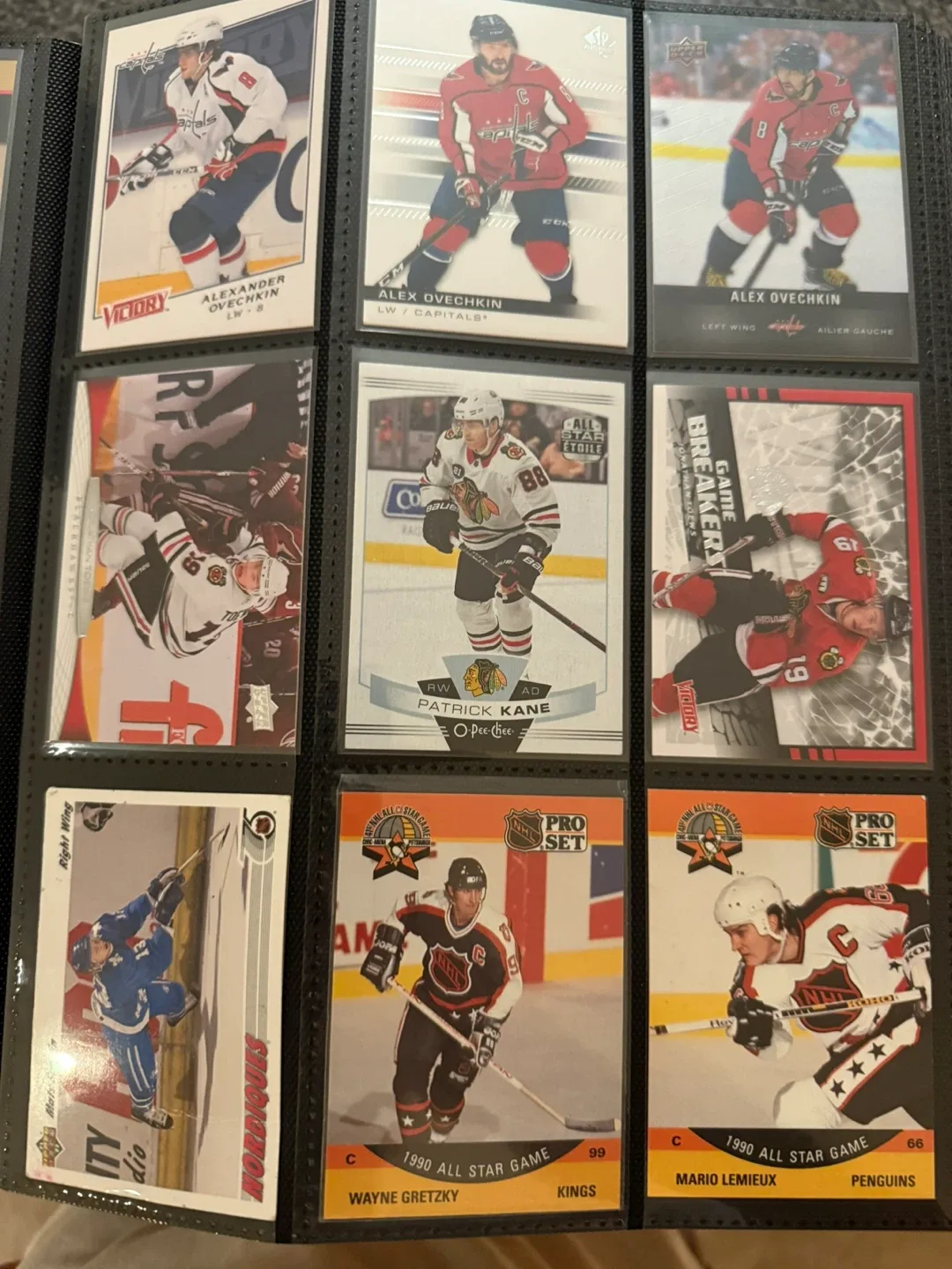 Hockey & Soccer Trading Cards image indicator(6)