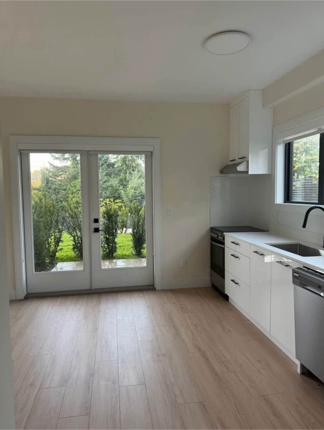 Brand New  1-Bedroom Suite Views + Patio | Port Moody (Ioco Rd)