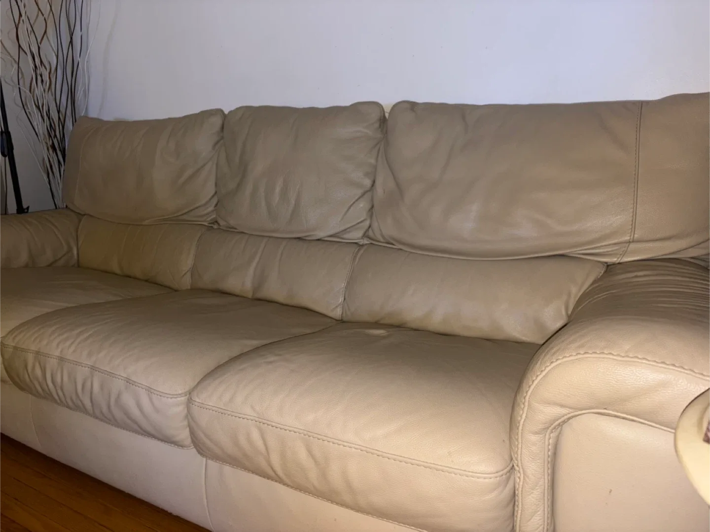 Beige Leather Sofa image indicator(3)