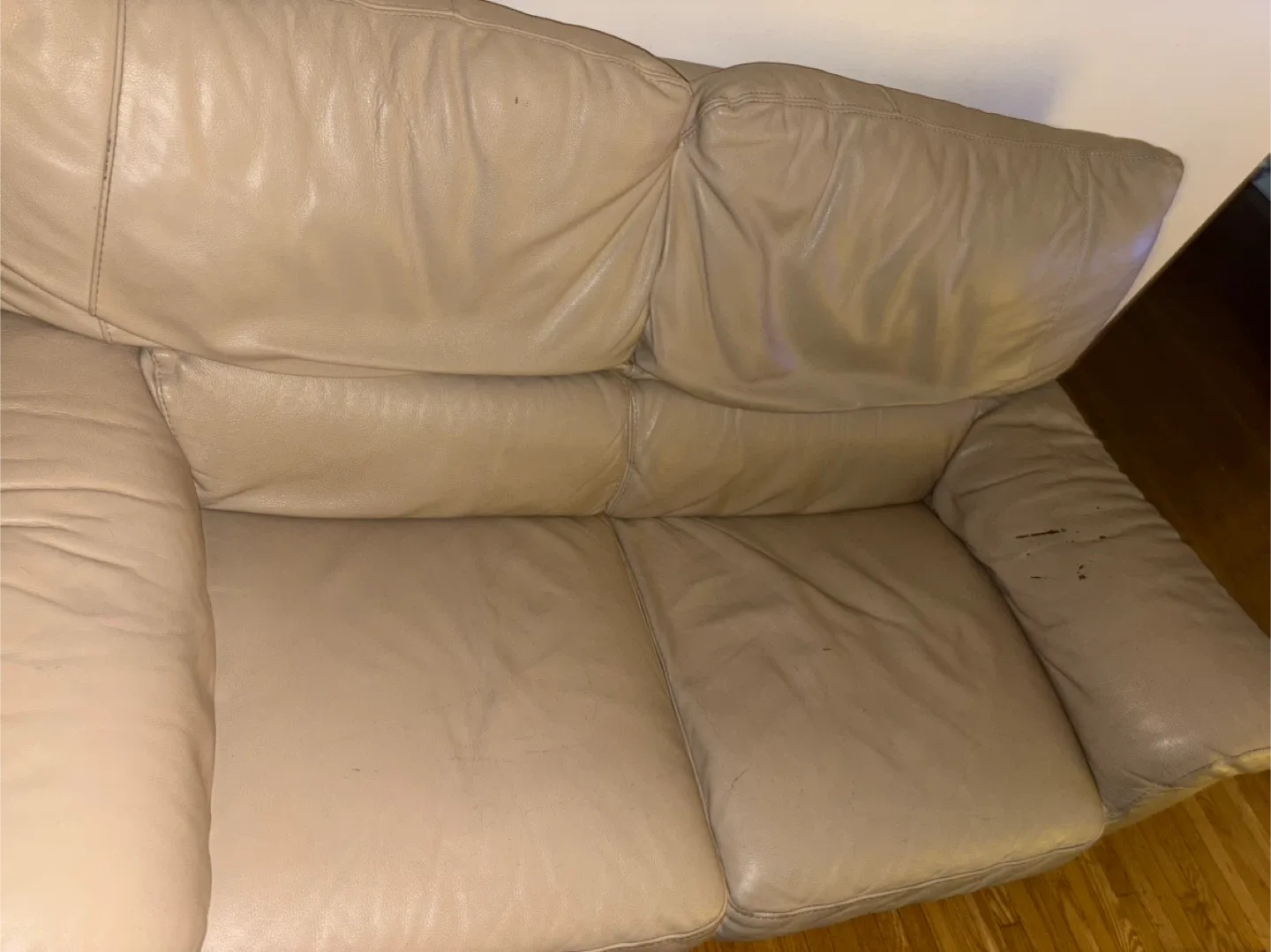 Beige Leather Sofa image indicator(6)