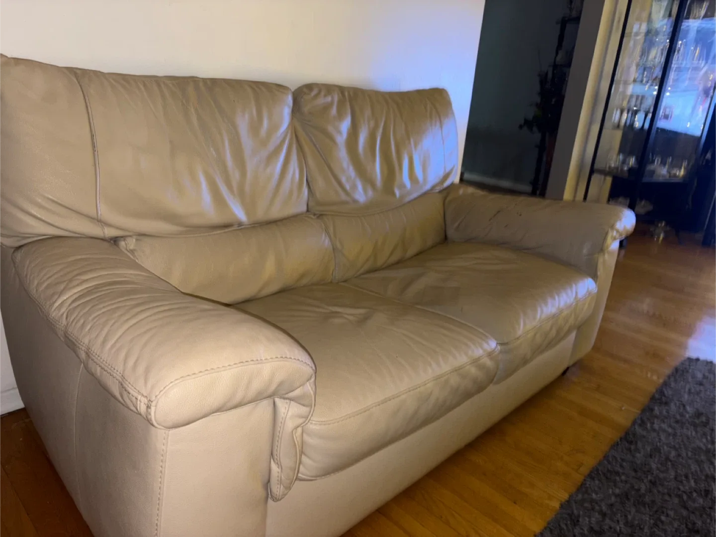 Beige Leather Sofa image indicator(4)