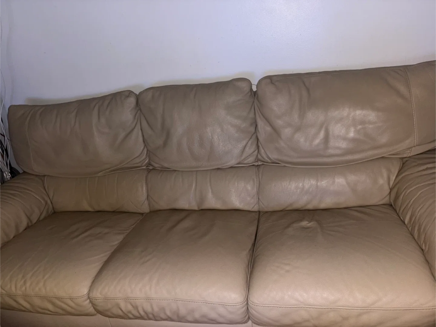 Beige Leather Sofa image indicator(2)