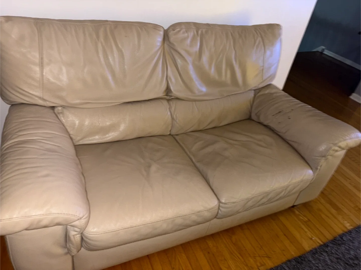 Beige Leather Sofa image indicator(5)