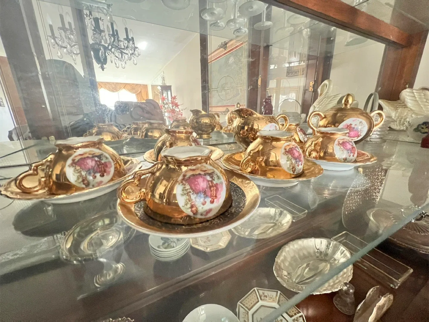 Vintage Gold Tea Cup Set