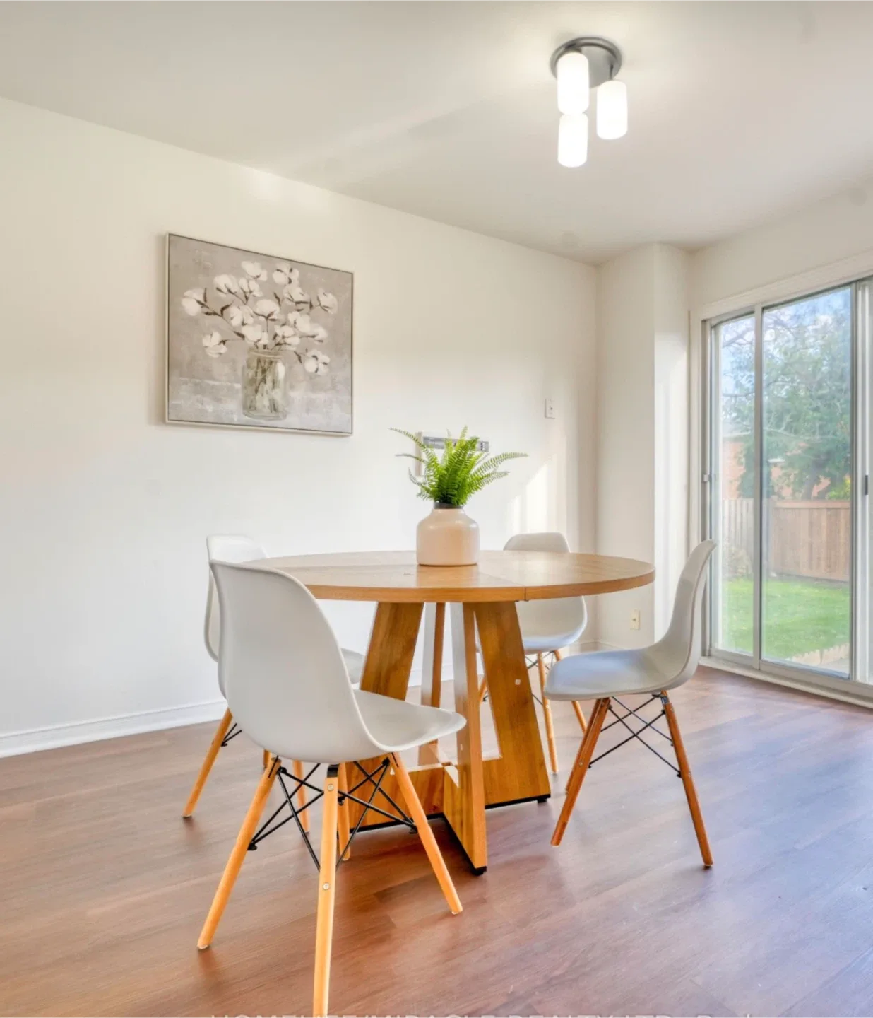 Round Wood Dining Table - 47.24" Diameter image indicator(2)