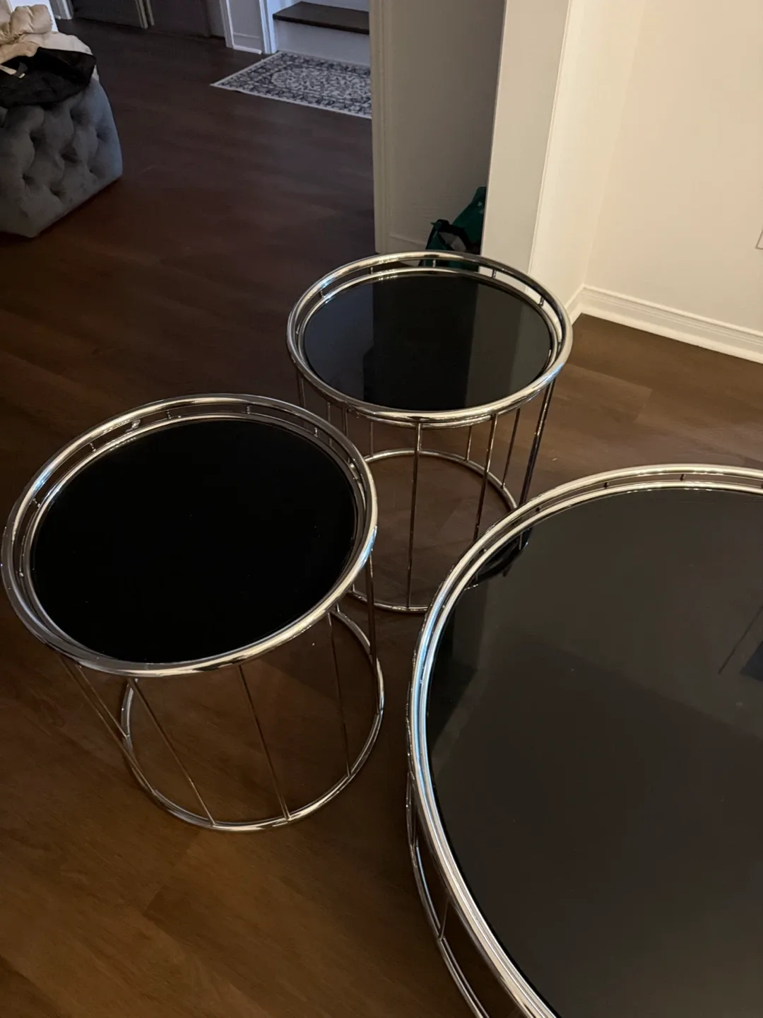 Set of 3 Nesting Coffee Tables image indicator(2)