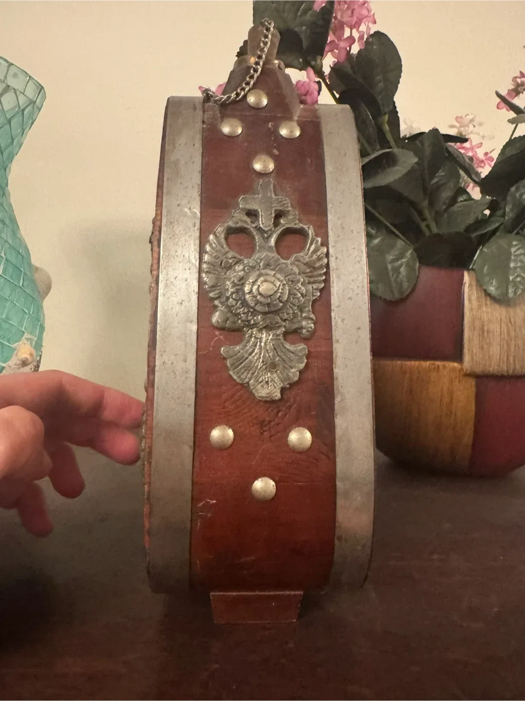 Antique Vintage Decorative Powder Flask. image indicator(5)