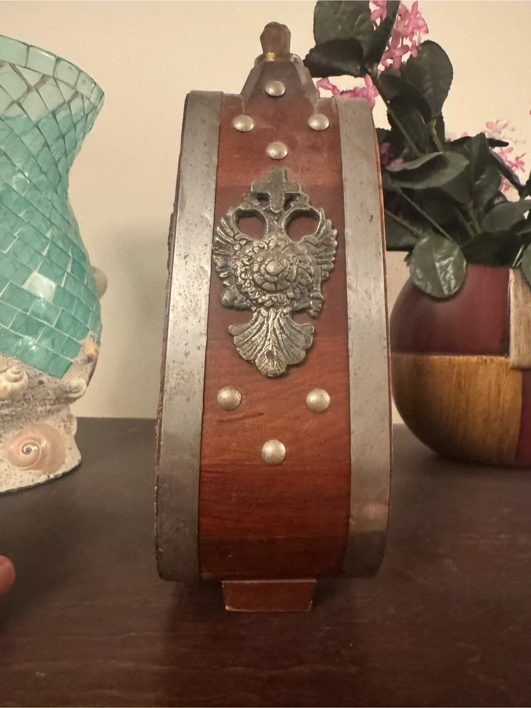 Antique Vintage Decorative Powder Flask. image indicator(2)