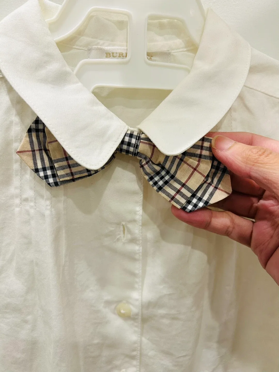 Burberry Kids White Shirt w/ Bow - Size 80cm image indicator(3)