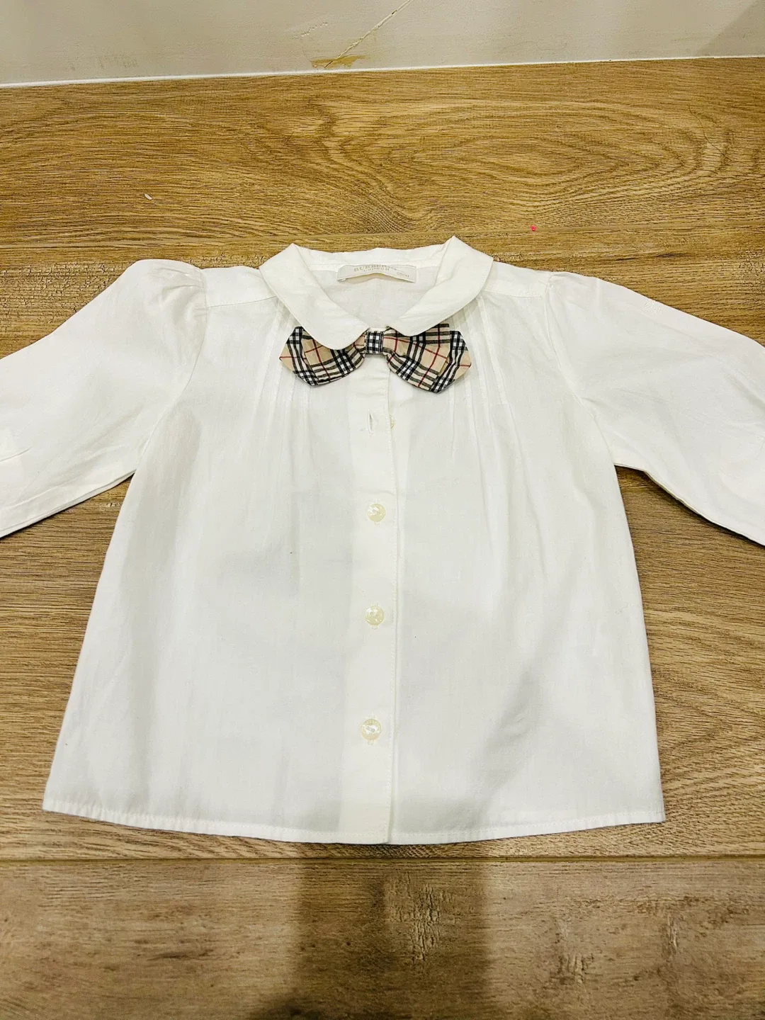 Burberry Kids White Shirt w/ Bow - Size 80cm image indicator(2)