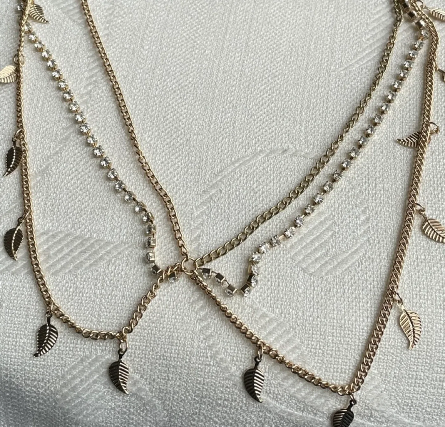 Gold Leaf Chain Headband image indicator(3)