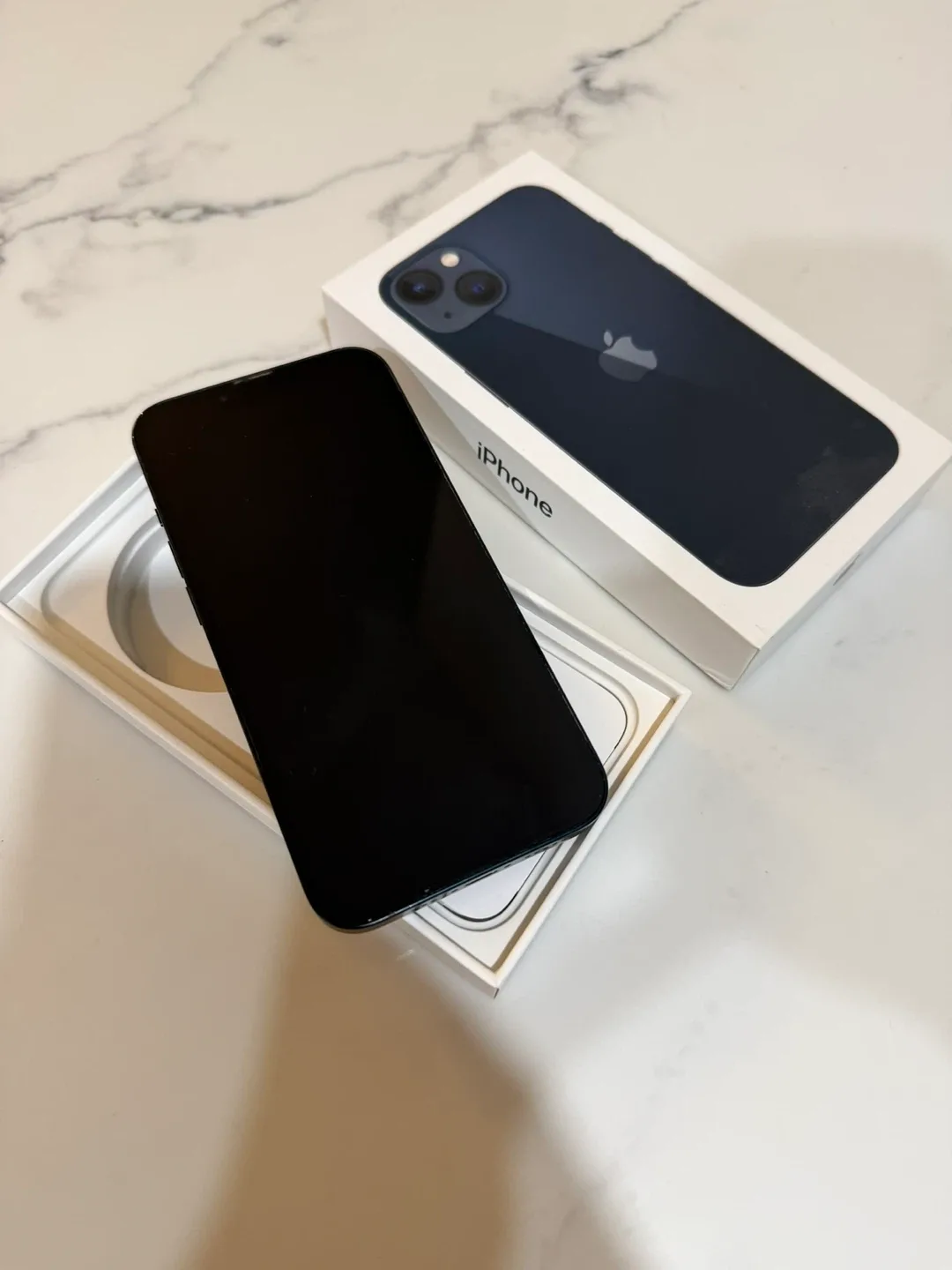 Like New iPhone 13 - Darl Blue image indicator(5)