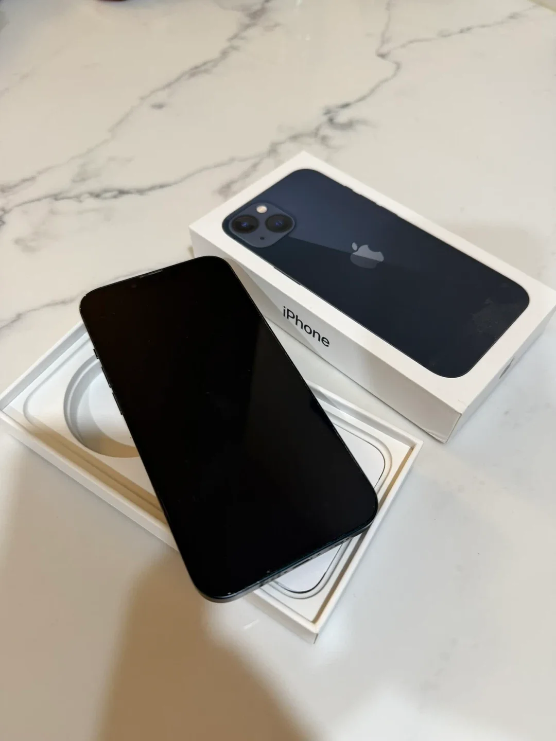 Like New iPhone 13 - Darl Blue image indicator(4)