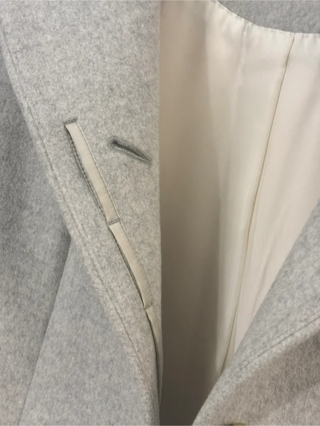 LIKE NEW Aritzia Wilfred Grey Wool Blend Coat - Size XS image indicator(8)