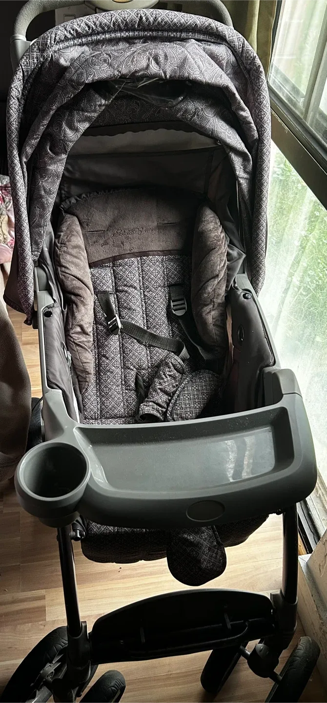 Eddie Bauer Stroller - Great Condition! image indicator(2)