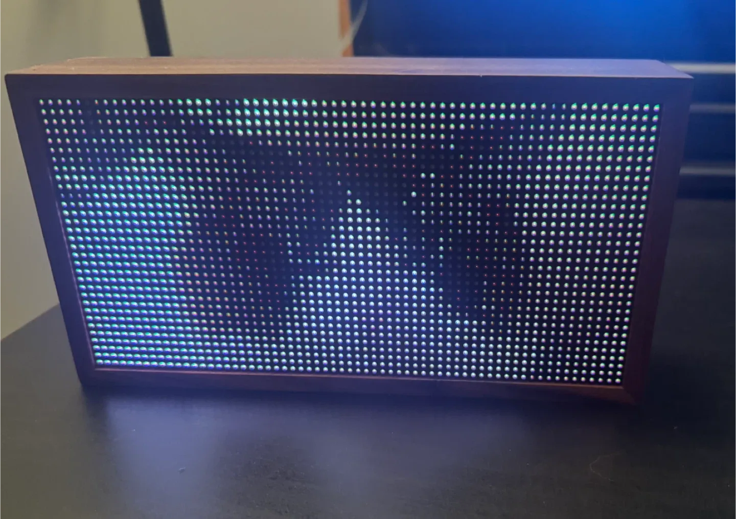 Tidbyt Walnut Smart Display image indicator(2)