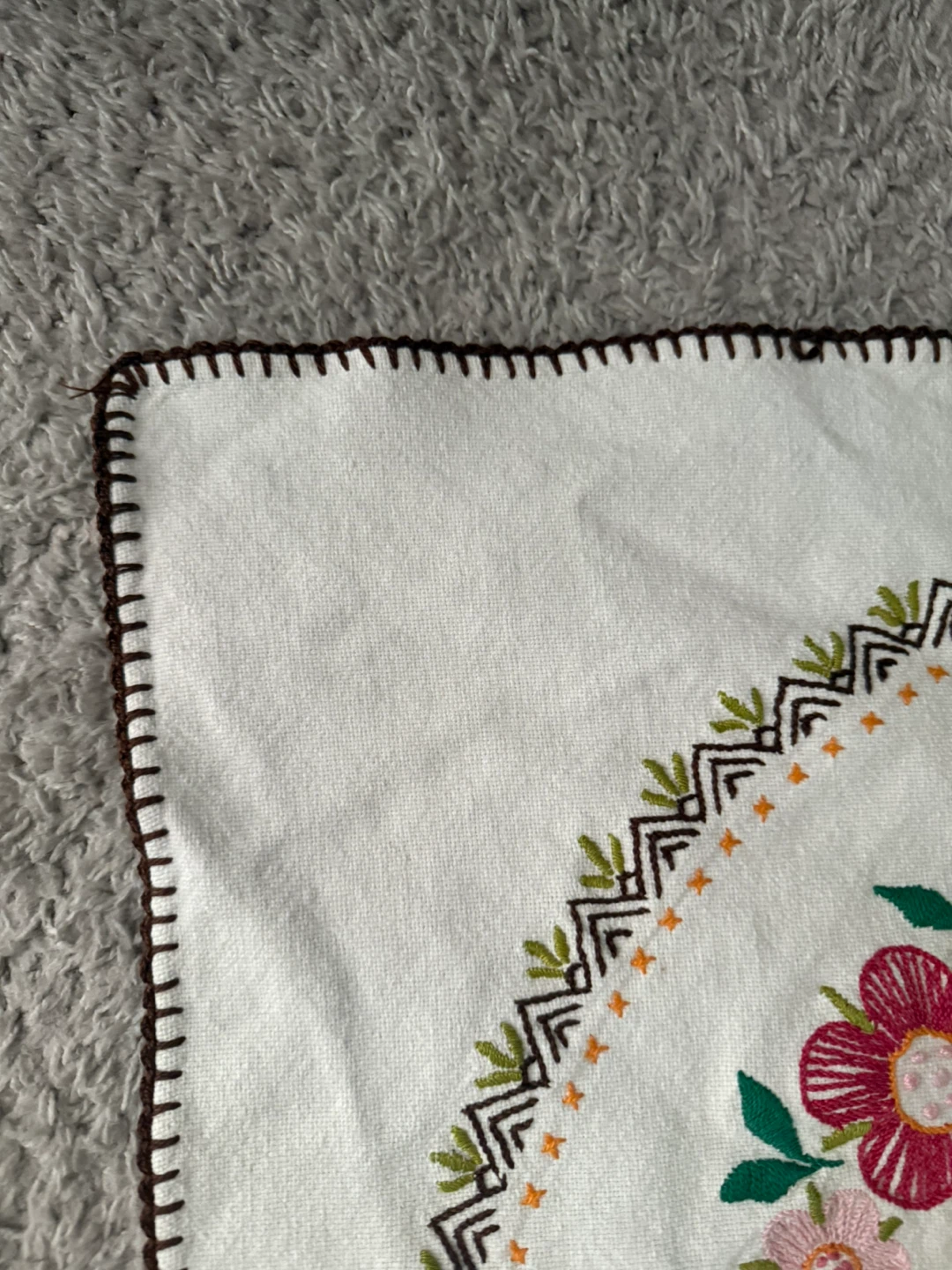 Handmade Embroidered Floral Tablecloth - photo 5
