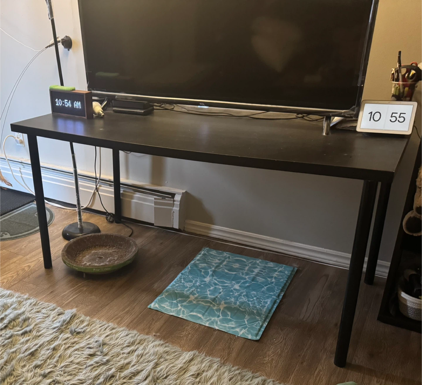 Black Desk
