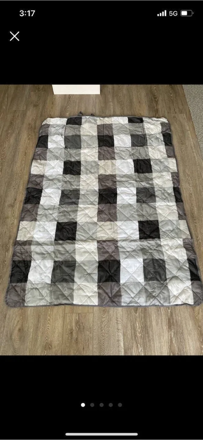 Foldable Picnic/Travel Blanket with Bag