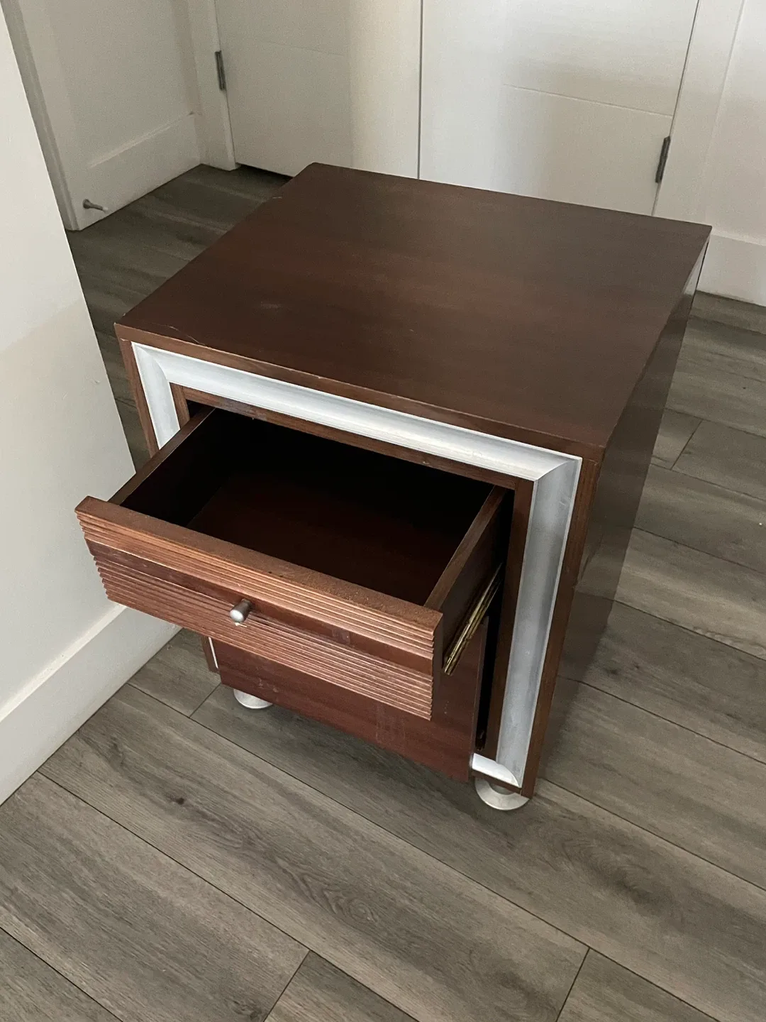 Bedside Drawer image indicator(4)