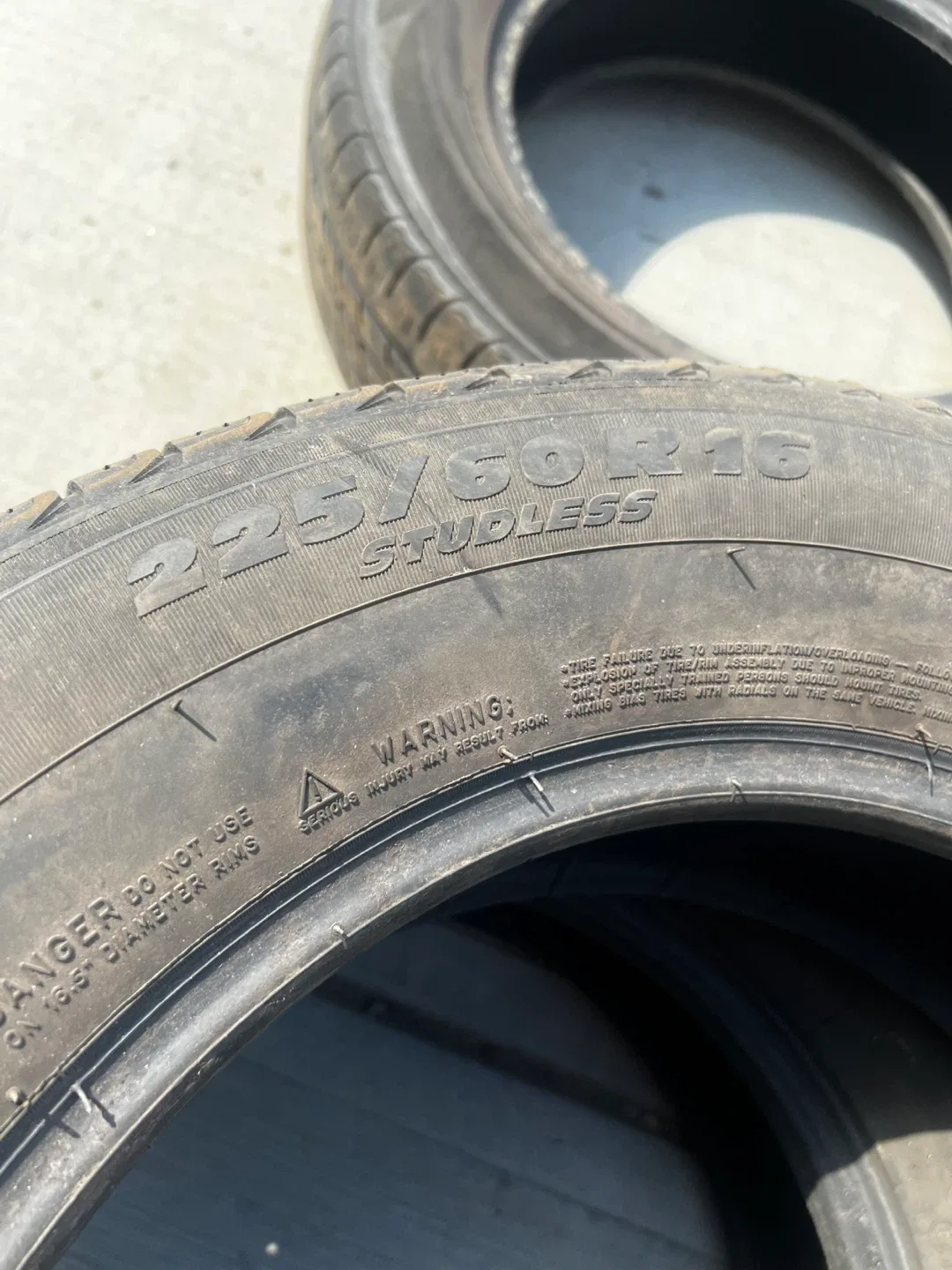 Four Tires 225/60R16 image indicator(5)