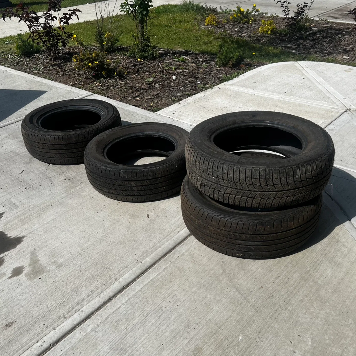 Four Tires 225/60R16