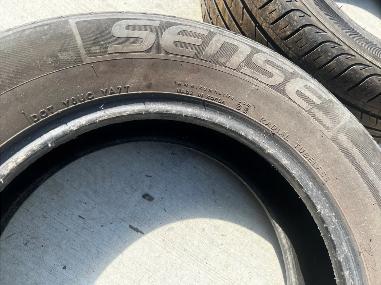 Four Tires 225/60R16 image indicator(7)