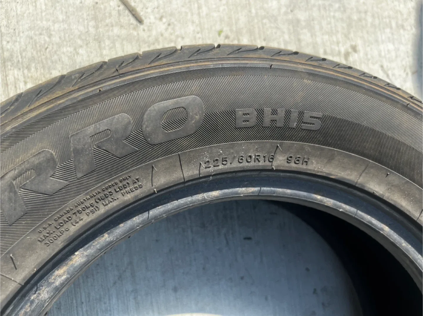 Four Tires 225/60R16 image indicator(10)