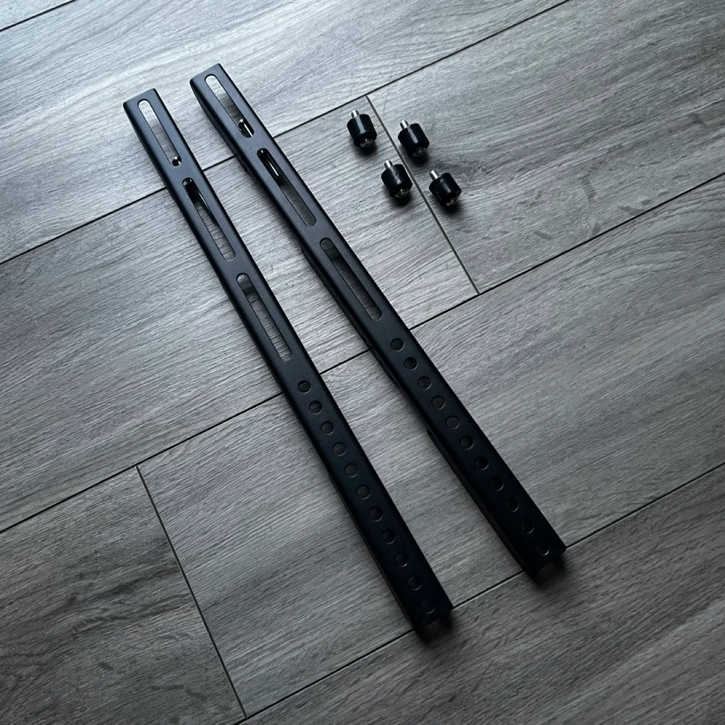 TV Wall Mount Rails image indicator(2)