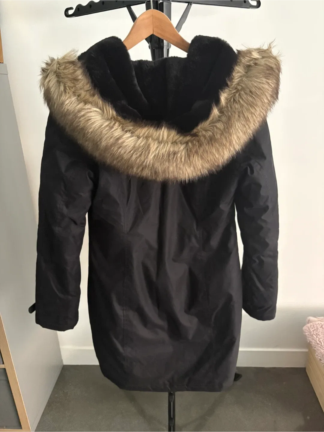 Aritzia TNA Summit Vegan winter coat Women’s