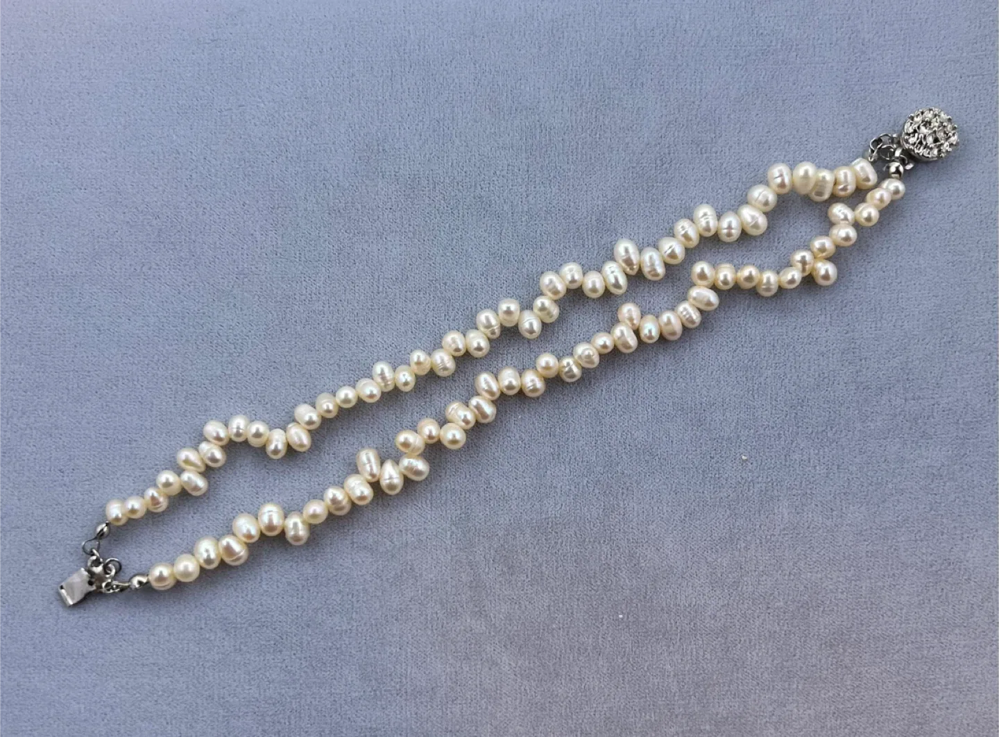 Vintage Pearl Bracelet image indicator(6)