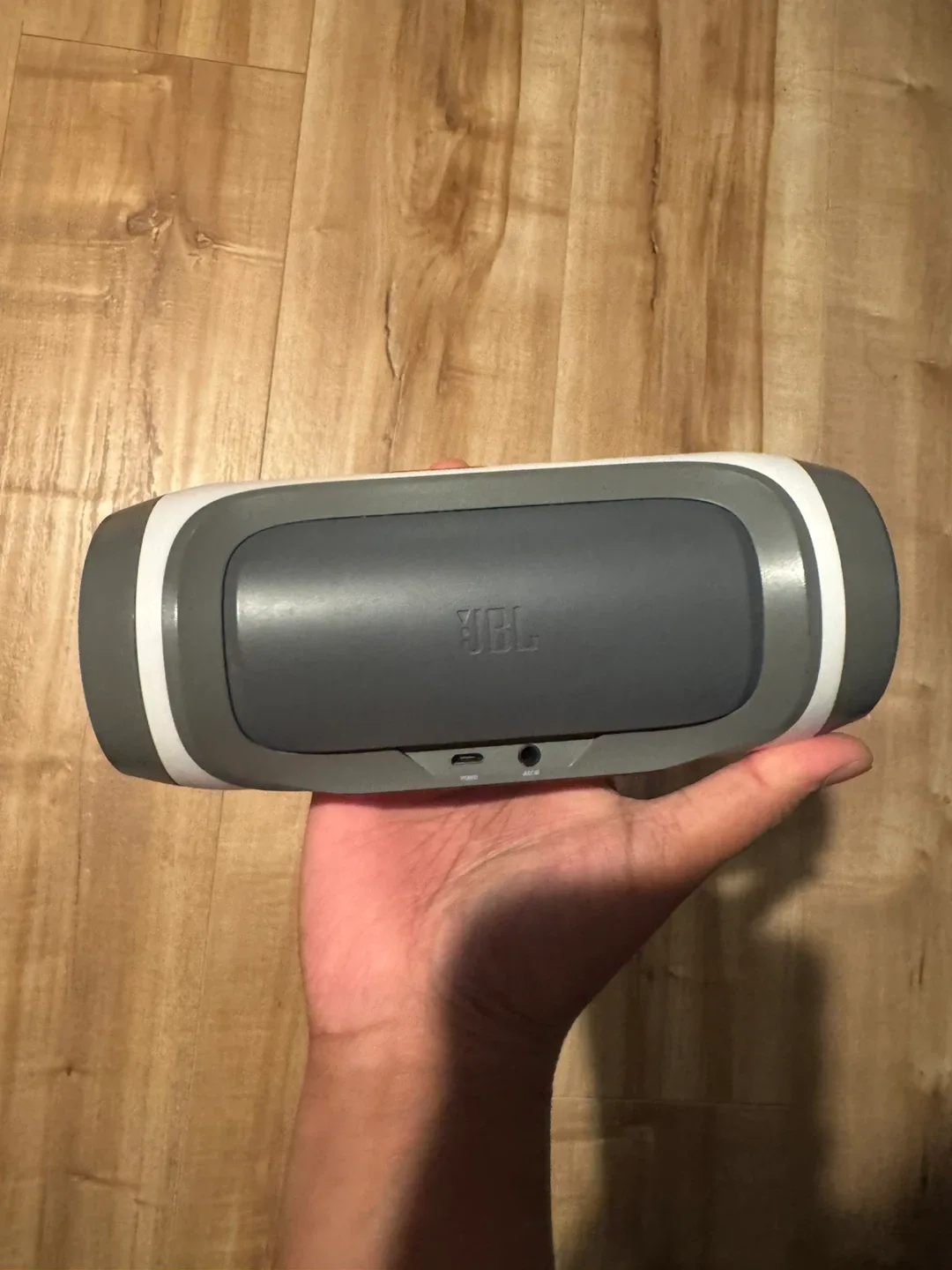 JBL Charge Bluetooth Speaker - Grey image indicator(2)