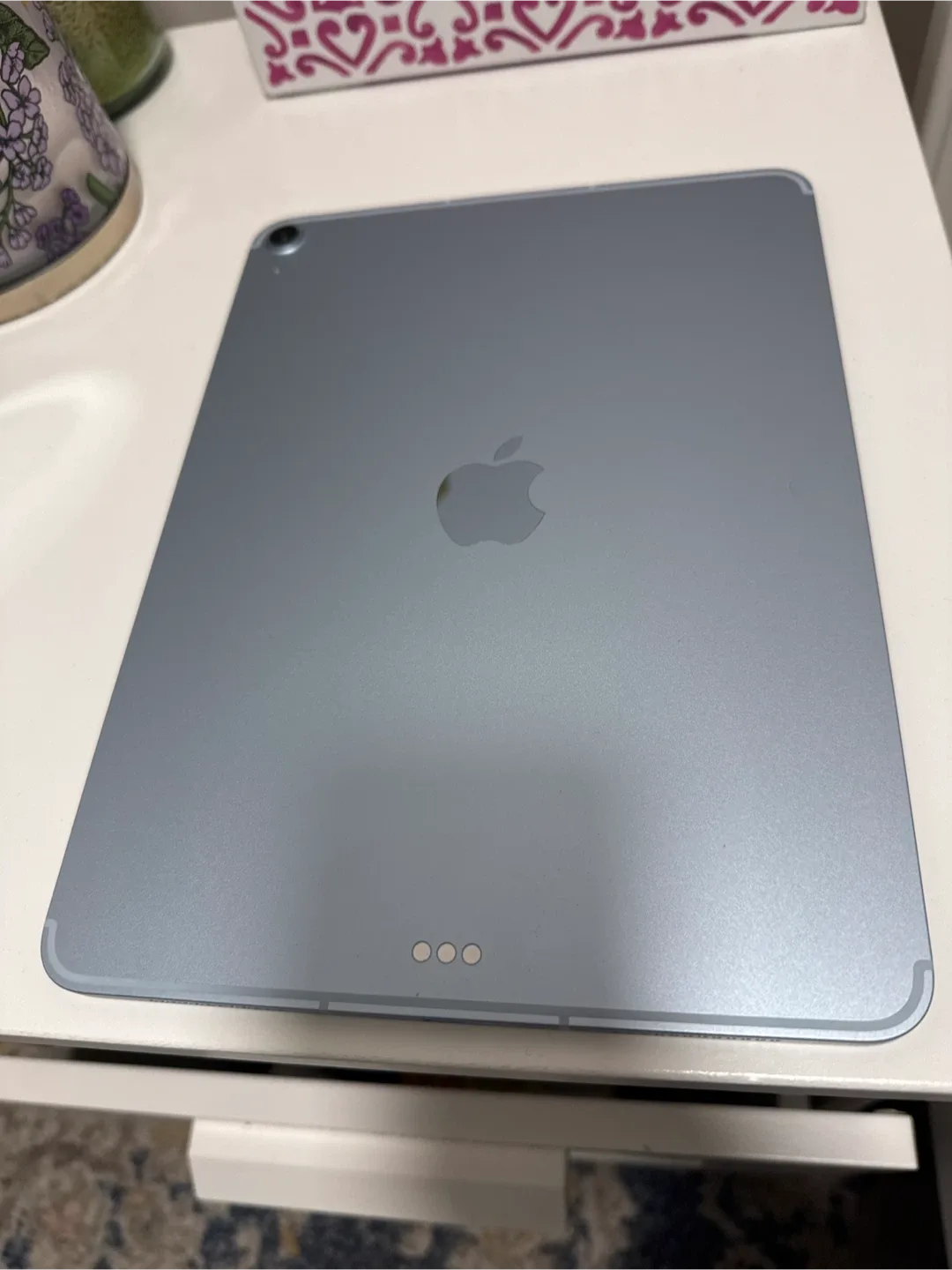 Apple iPad Air 11-inch M3 Chip Blue image indicator(2)