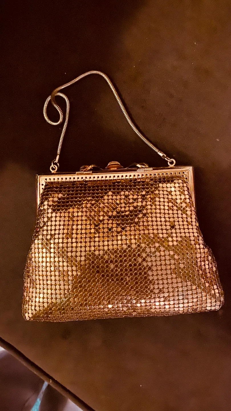Vintage Gold Metal Mesh Evening Bag image indicator(2)