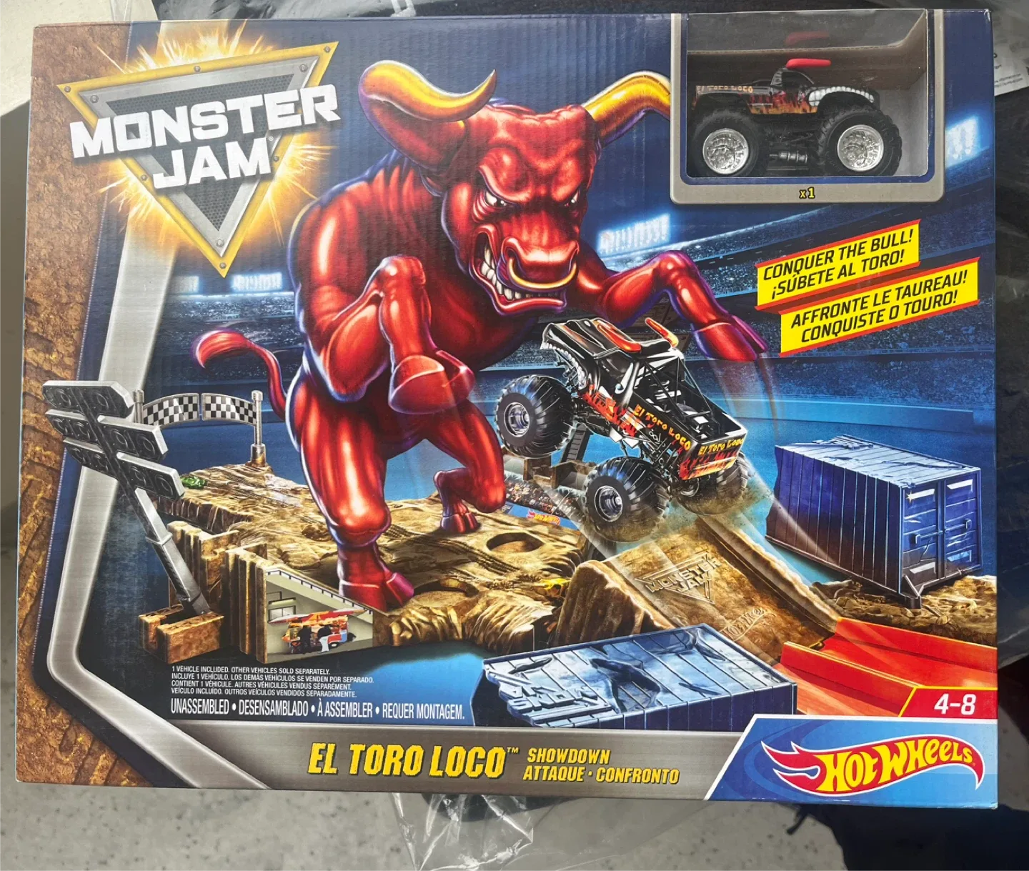 New sealed Monster Jam El Toro Loco Showdown Hot Wheels Set